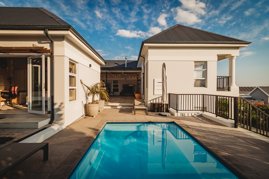 4 Bedroom Property for Sale in Kingswood Golf Estate Western Cape